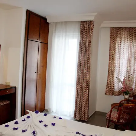 Otel Azak 3*
