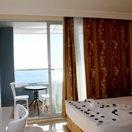 Otel Azak 3*